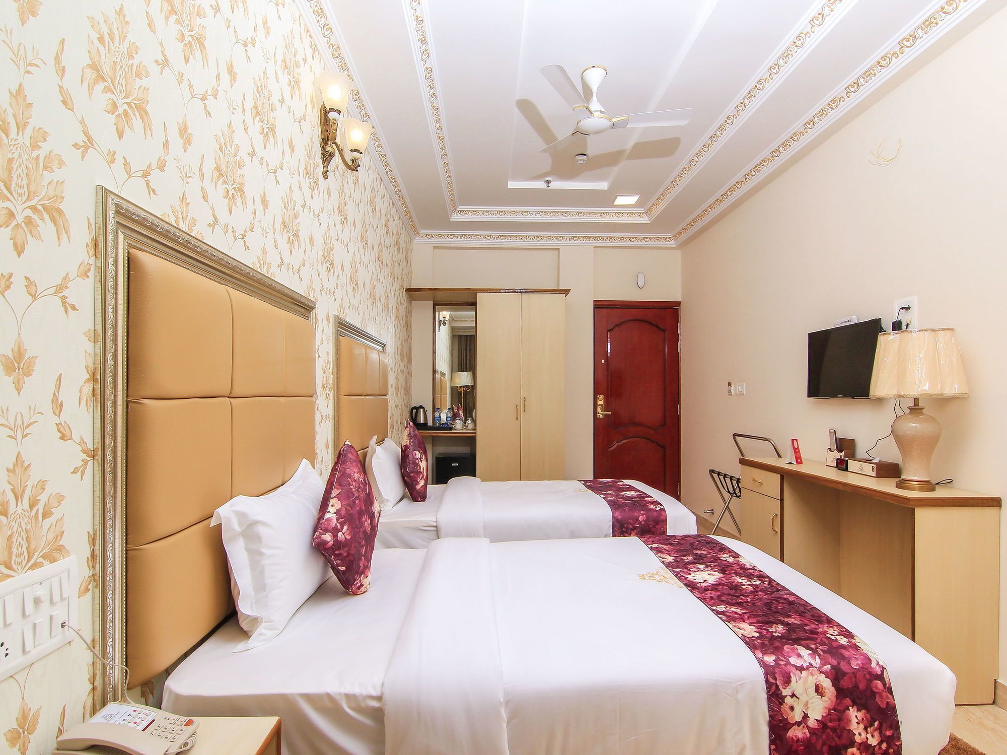 Oyo 11956 Galaxy Grand Hotel Lucknow Luaran gambar
