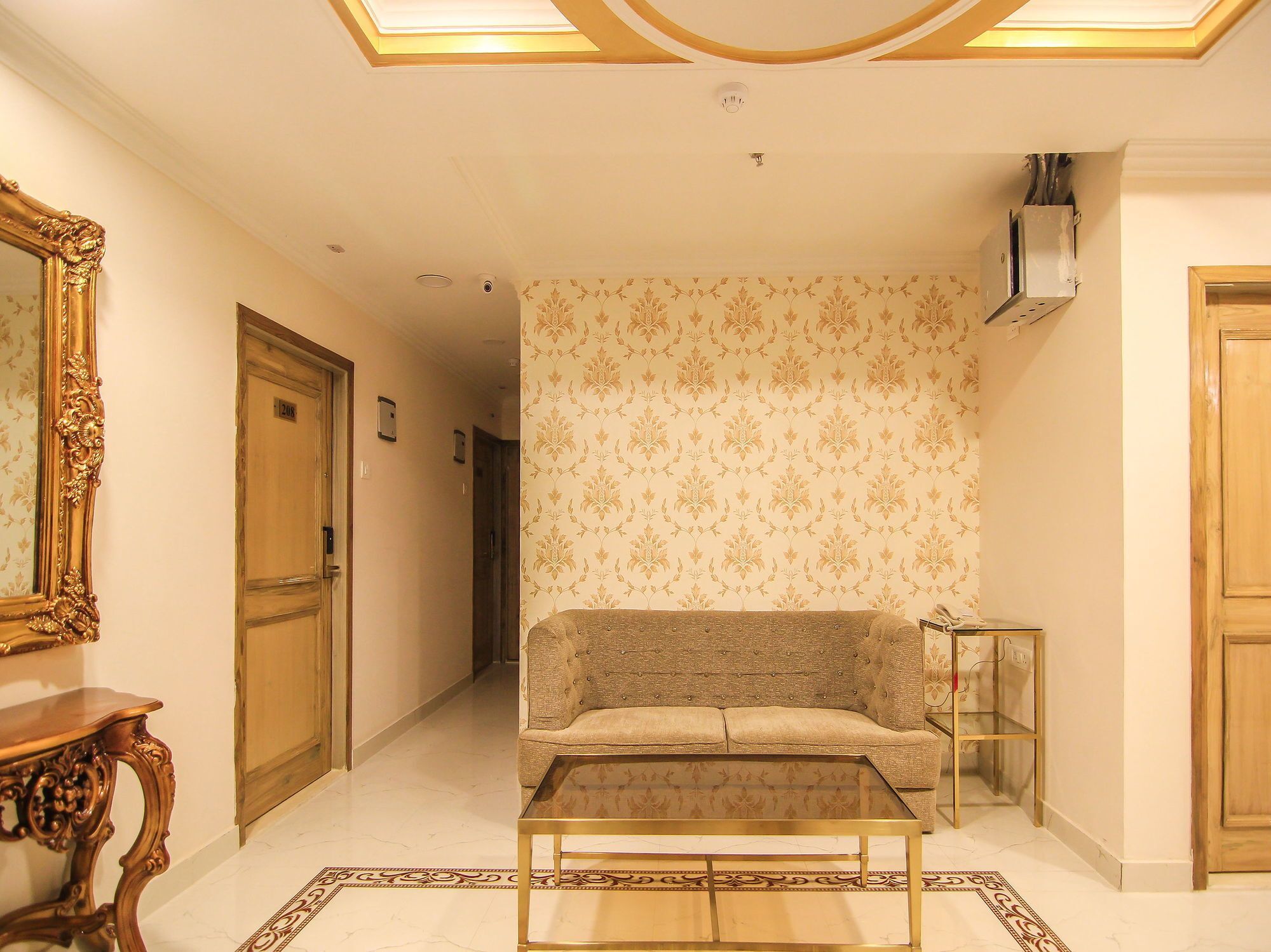 Oyo 11956 Galaxy Grand Hotel Lucknow Luaran gambar