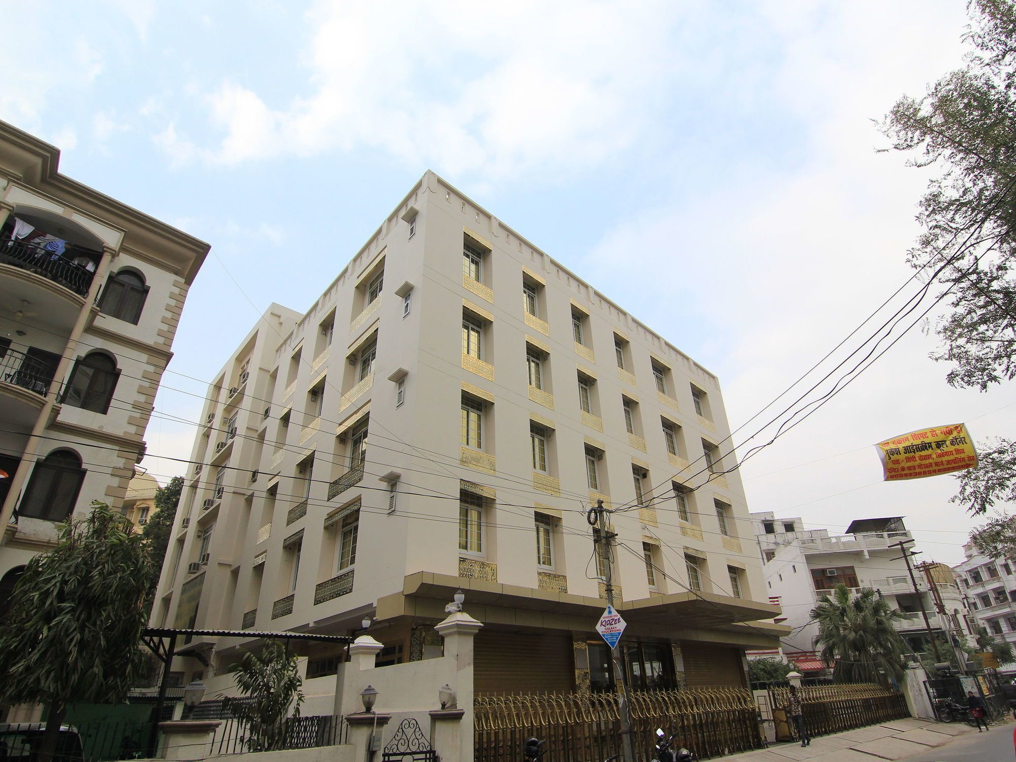 Oyo 11956 Galaxy Grand Hotel Lucknow Luaran gambar